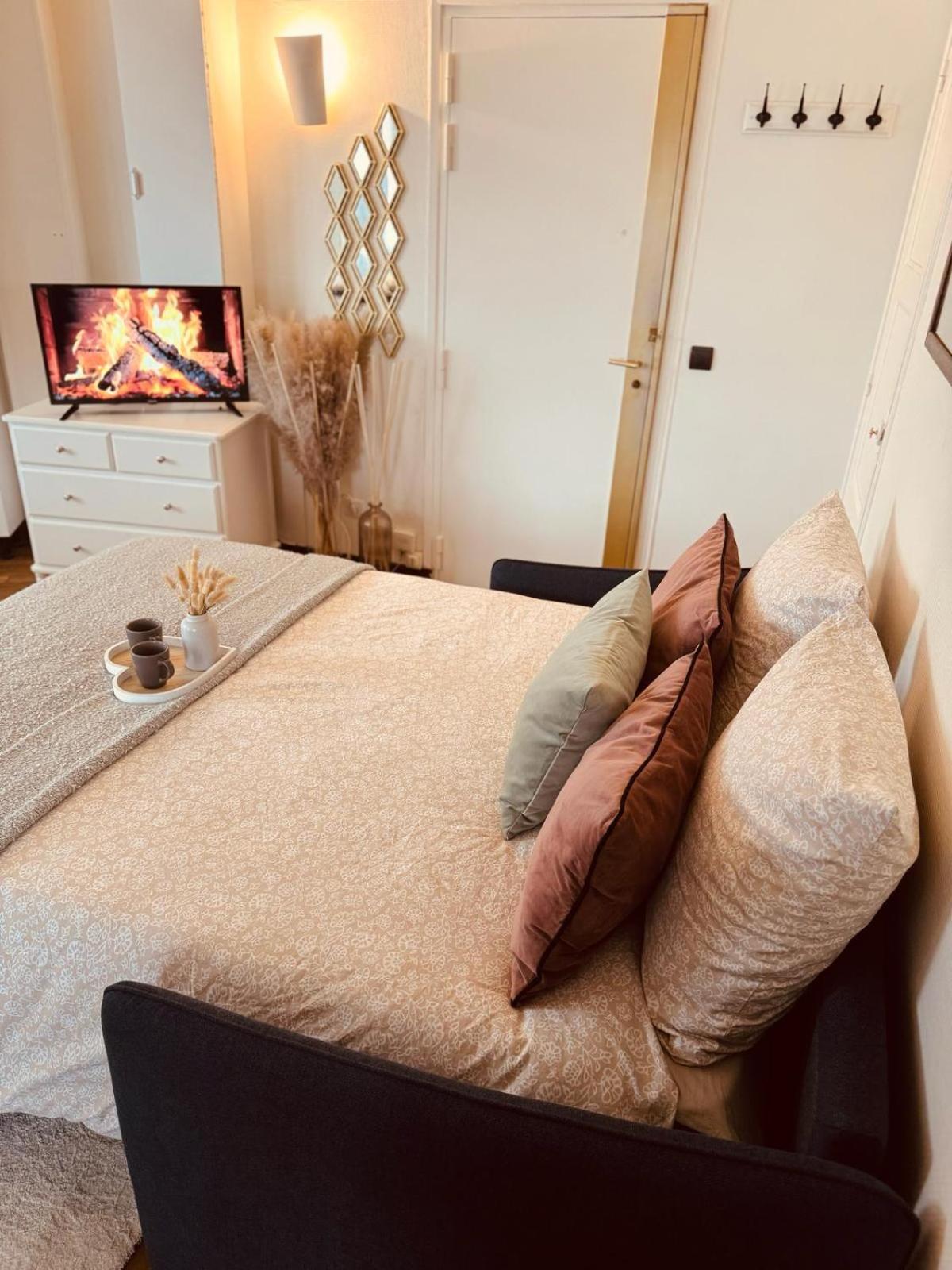 Le Versaillais Gare/Chateau/Wifi/Netflix Versailles Luaran gambar